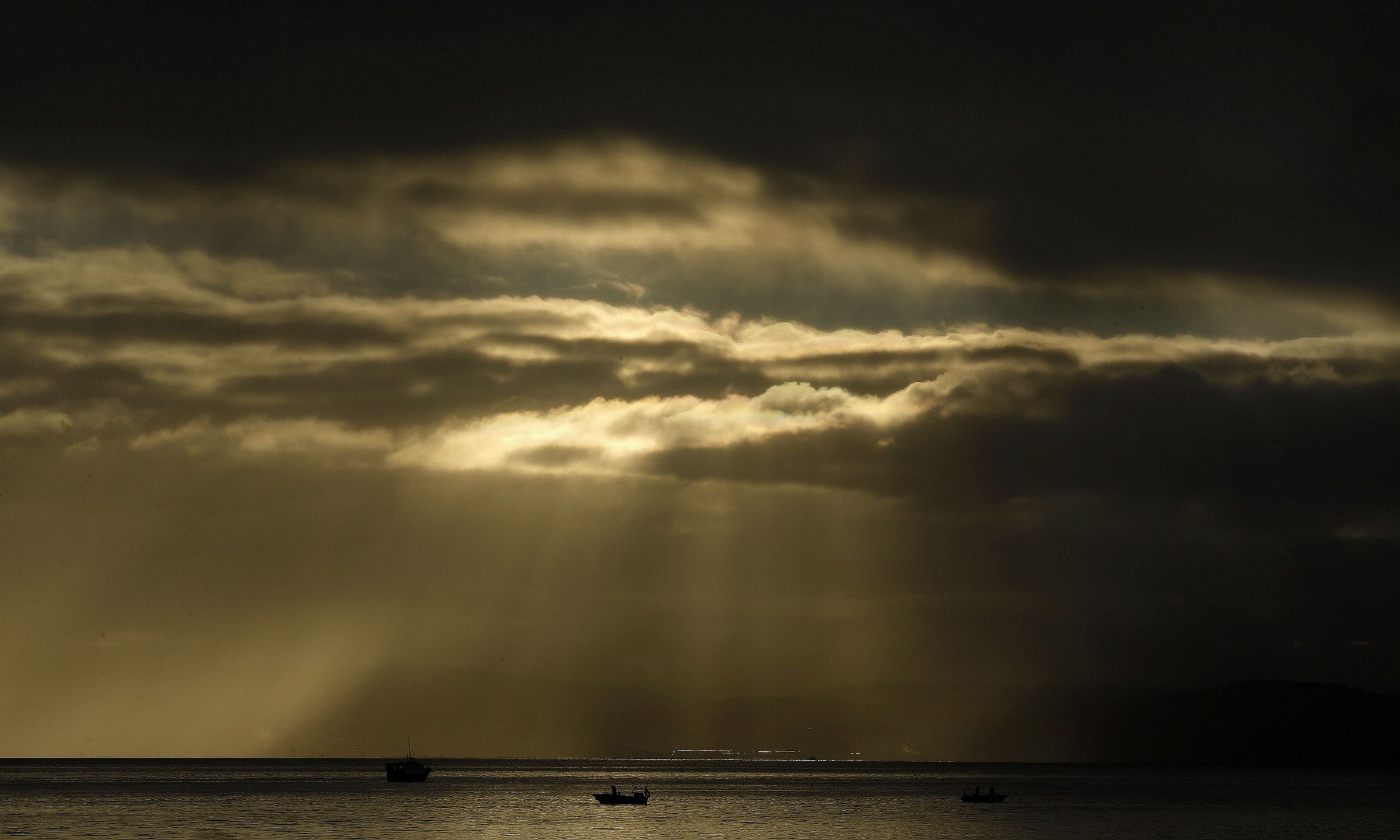  Celebracin do cuarto premio da Lotera do Nadal en A Illa, repartida en participacin para a excursin de fin de curso no instituto. O premio chegou a tdalas casas. 22/12/2021