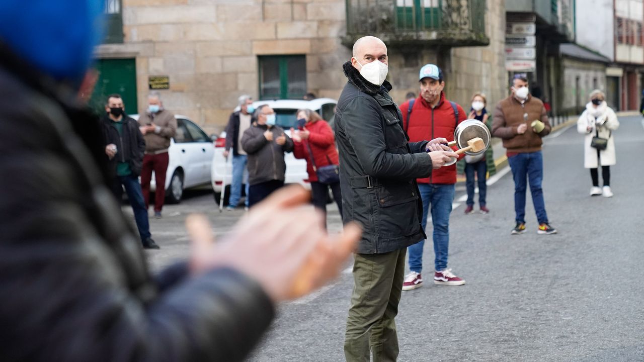 PROTESTA DE LA HOSTELERIA EN POBRA Y RIBEIRA