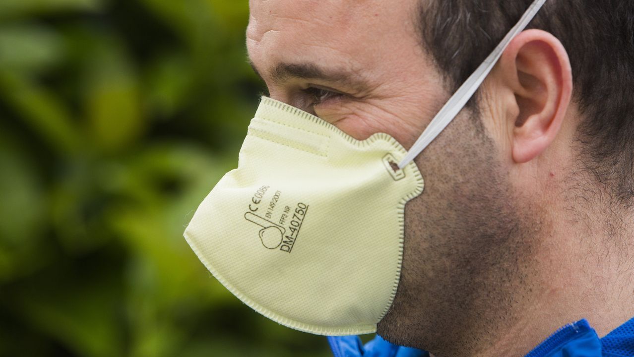En Carballo se protegen con mascarillas