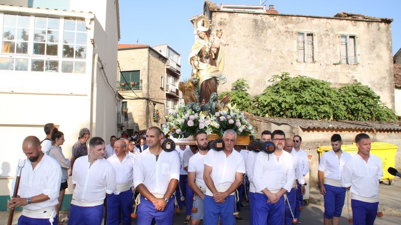 PROCESION MARITIMA DE LA VIRGEN DEL CARMEN DE RIANXO