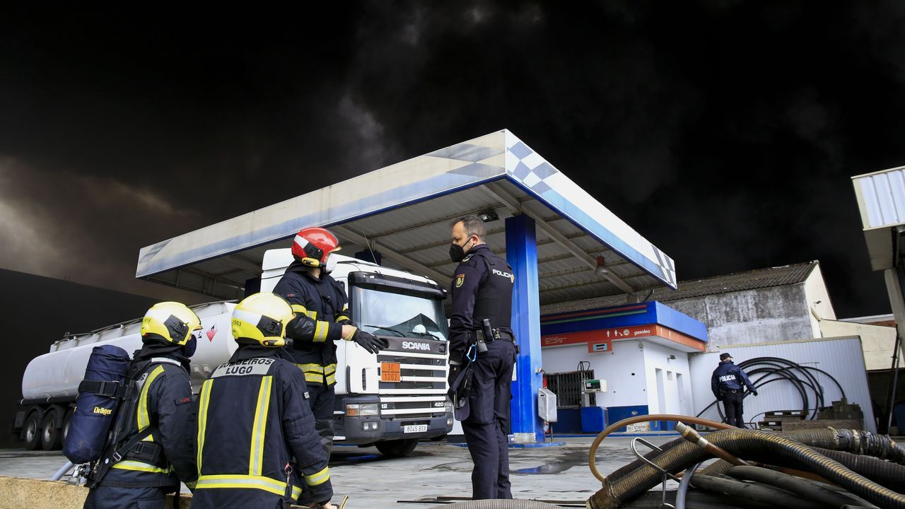 La gasolinera de la rúa dos Canteiros fue vaciada por seguridad