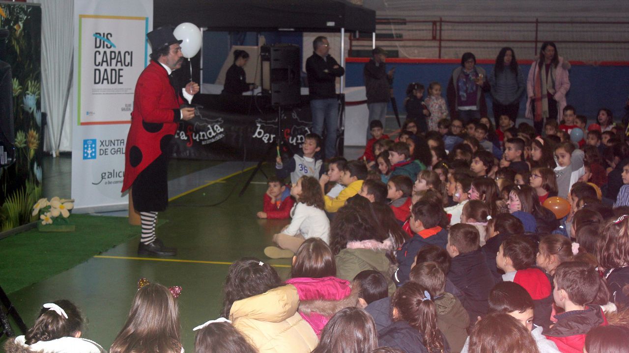 fiesta de la asociacion Amicos con motivo del día internacional de las personas con diversidad funcional