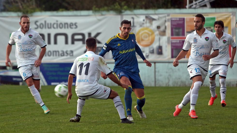 Partido de fútbol Segunda B entre Boiro y Celta B