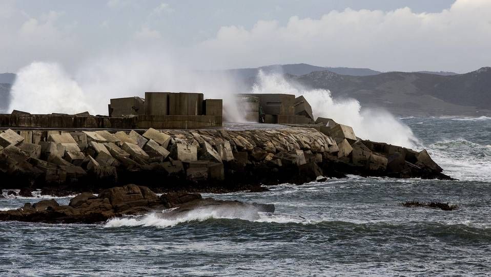 Carballo XXL.Temporal en la playa de A Frouxeira, en Valdoviño
