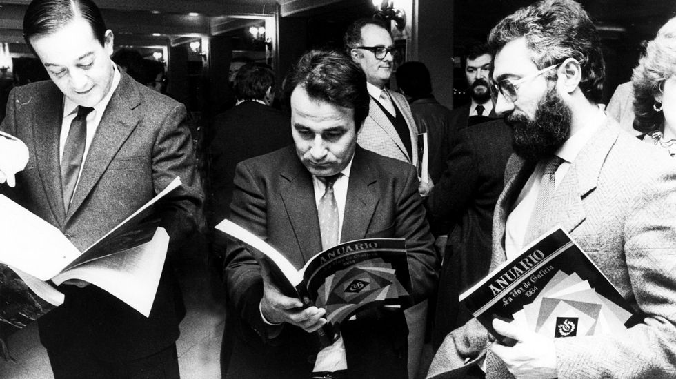 Repasando o anuario de La Voz de Galicia de 1984 xunto a Santiago Rey Fernández-Latorre