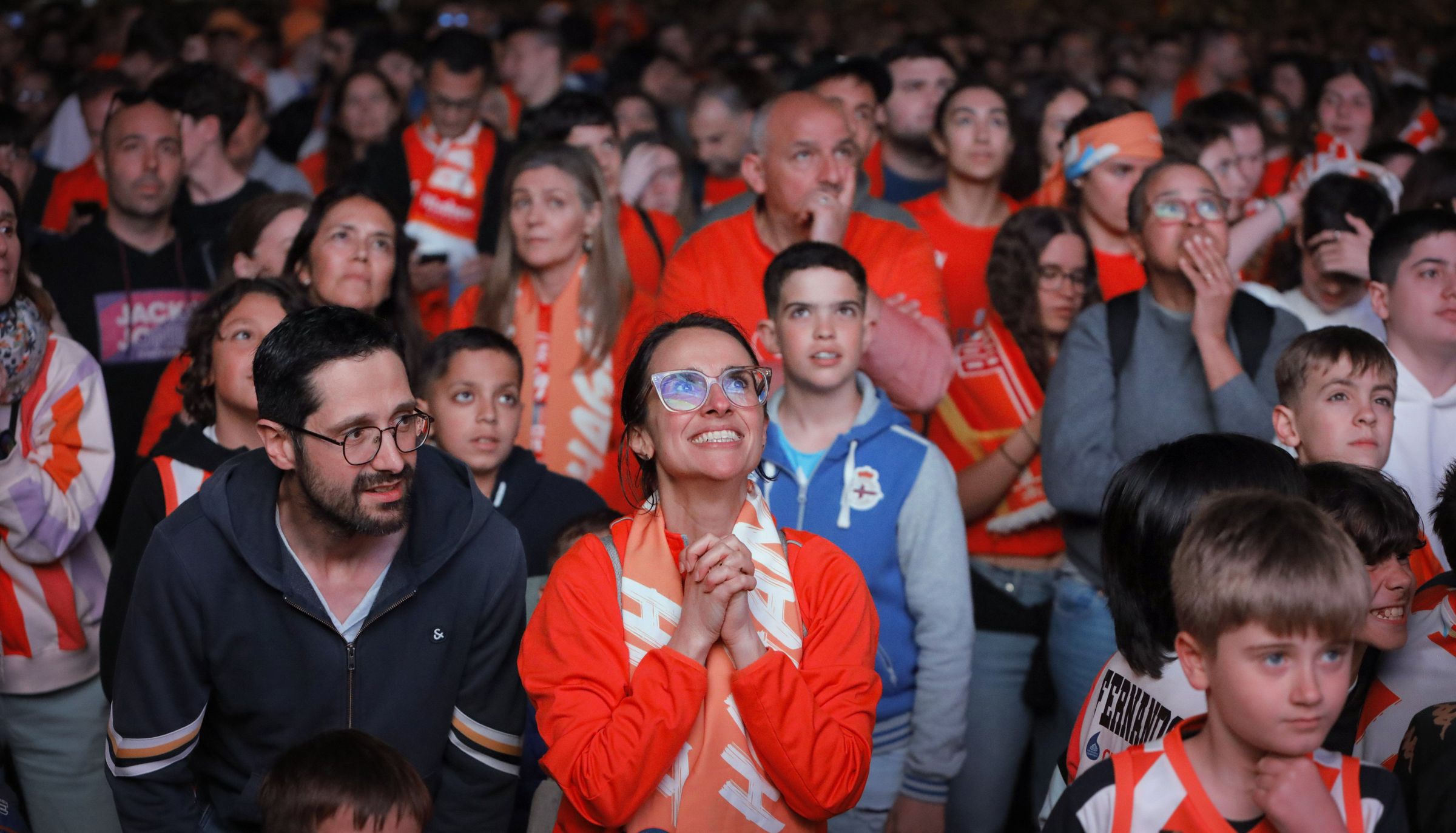 Aficionados do Leyma Basquet Corua vendo o partido contra o Melilla Baloncesto, no que se proclamou campen da LEB Oro. 10/05/2024