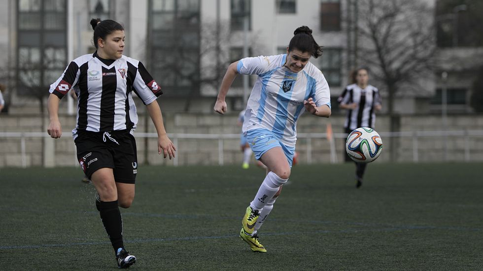 Imagen del partido celebrado el domingo en el campo de la Leyma entre Victoria y Orzán, con victoria aurinegra (1-2)