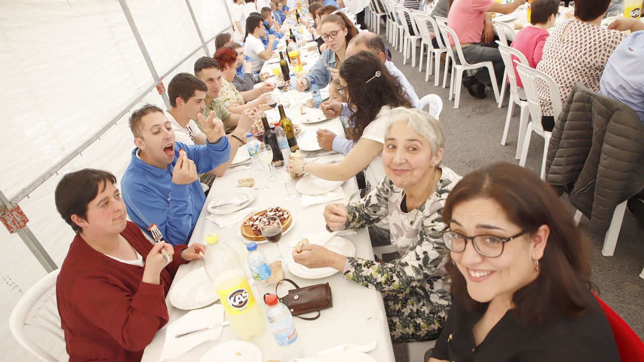 JORNADA DE FAMILIAS EN AMICOS. COMIDA
