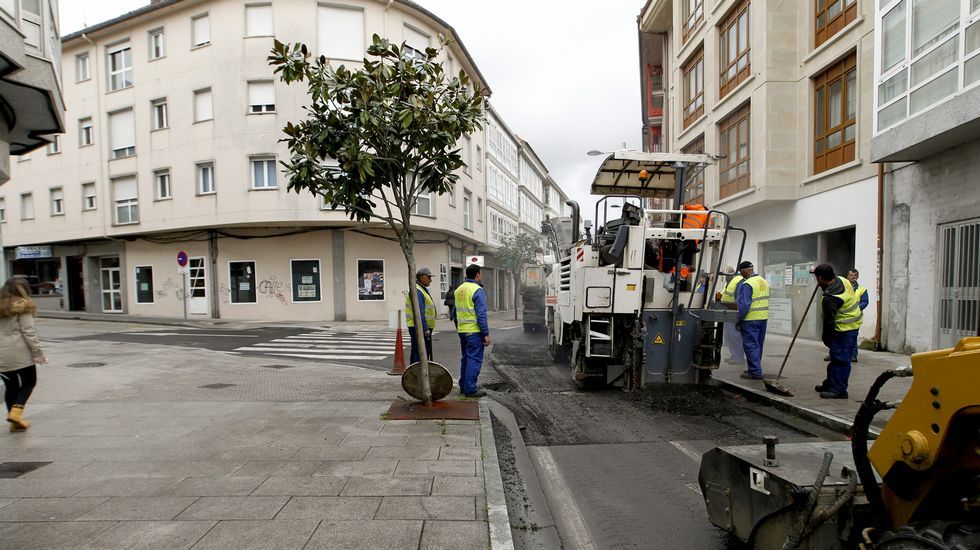 OBRAS DE ASFALTADO EN LA CALLE GARCIA PRIETO EN CONXO
