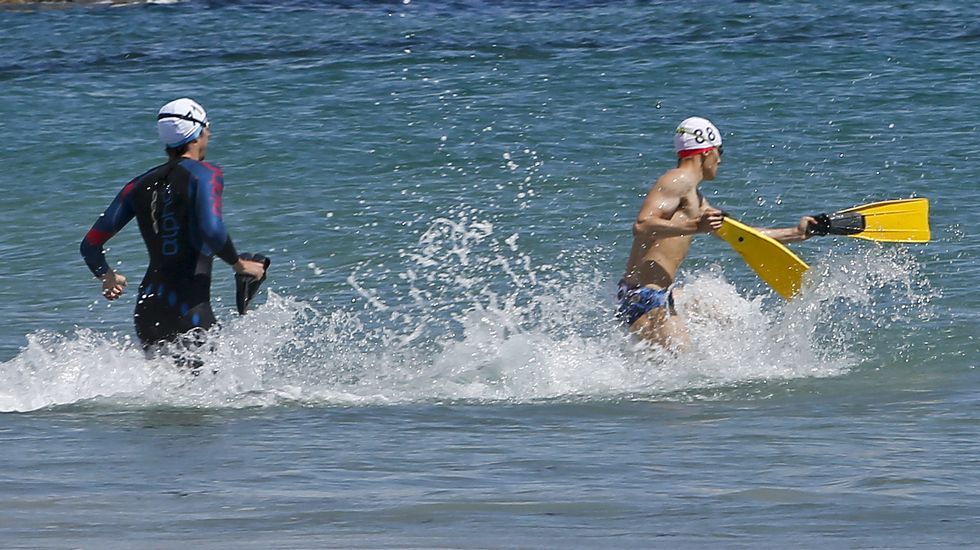 Pruebas de socorristas en la playa de Silgar