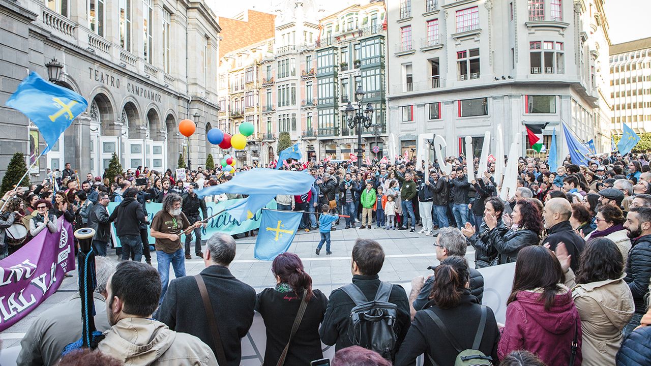 La manifestación por la oficialidad
