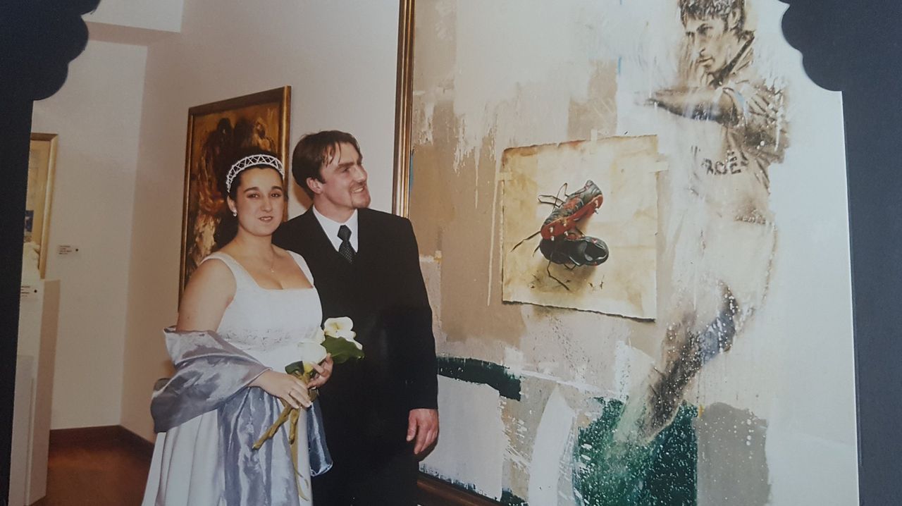 Amada y Emilio, boda en el Museo do Celta en Balaídos en el 2000