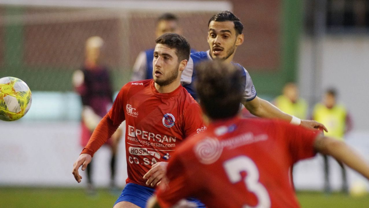 Ambiente de gala en el derbi del fútbol ourensano.La pugna entre la UD Ourense y el Ourense CF fue toda una fiesta del balompié provincial