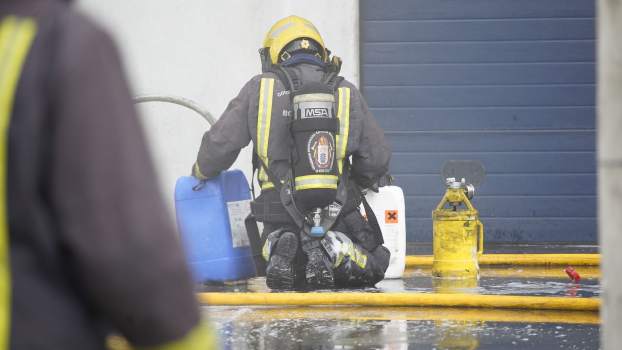 Incendio en taller O Caramiñal.