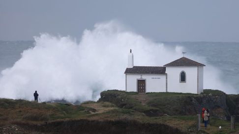Las imponentes olas del temporal Ingrid&nbsp;en la costa de Ferrolterra