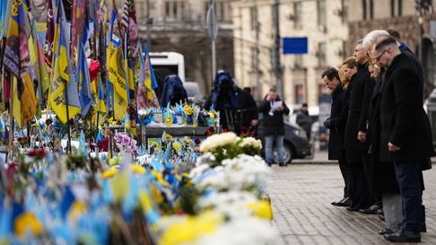 Silencio en las calles de Kiev por los ca&iacute;dos en la guerra
