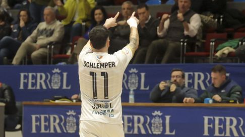 El empate entre O Parrulo Ferrol y el Valdepe&ntilde;as, en im&aacute;genes