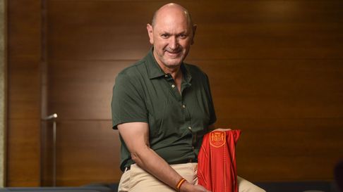 Entrevista con Rafael Louz&aacute;n: &laquo;D&iacute;xenlle a Infantino que a copa quedar&aacute; en Espa&ntilde;a moito tempo, queremos a terceira estrela&raquo;