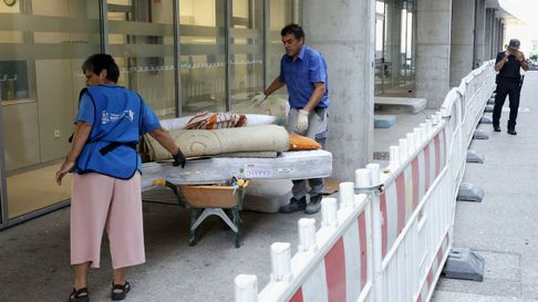 Desalojo de los sin techo de Vialia Vigo