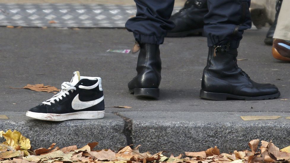 Abrigos abandonados en la calle al lado del Comptoir Voltaire cafe