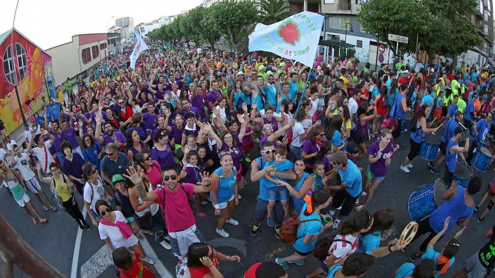 Desfile de peñas da Festa da Dorna 2016