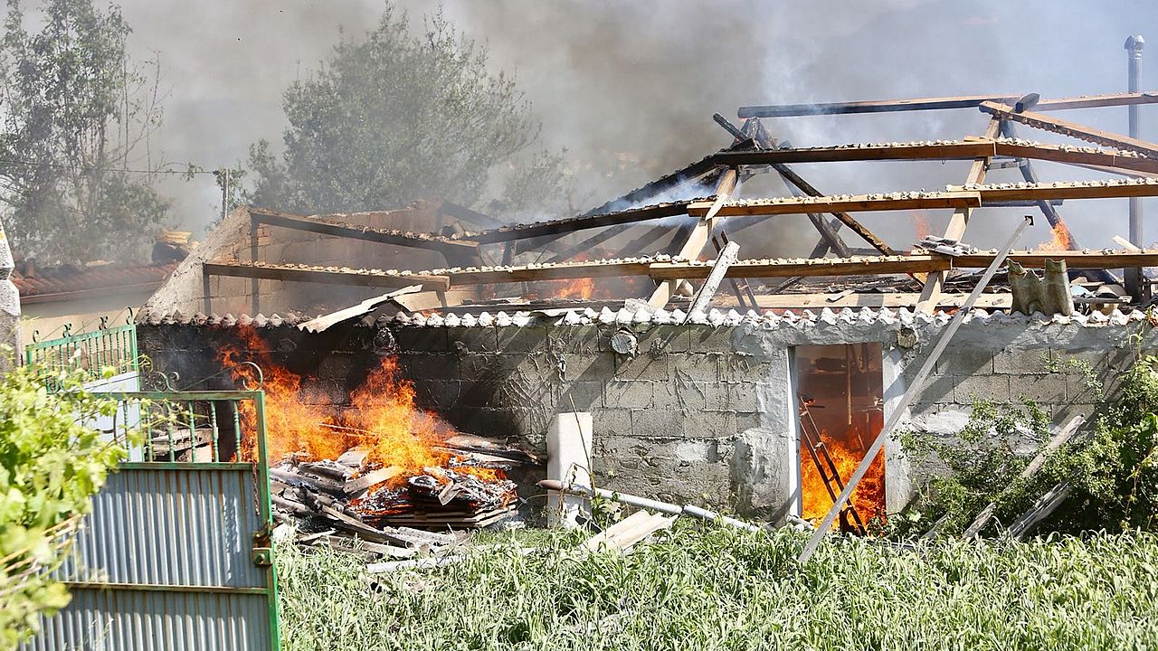 El diá después a la explosión mortal en Tui