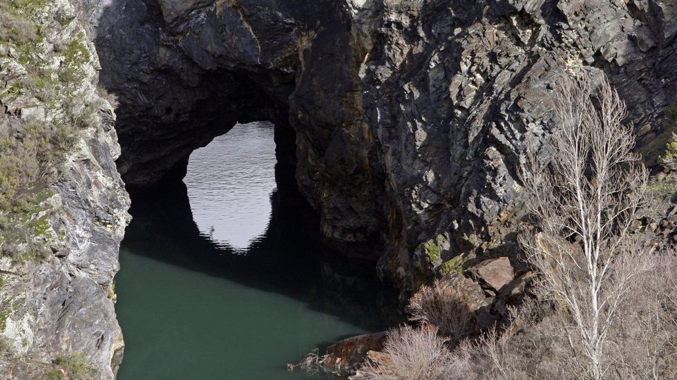 El túnel de Montefurado es el monumento de la minería romana más conocido del sur lucense