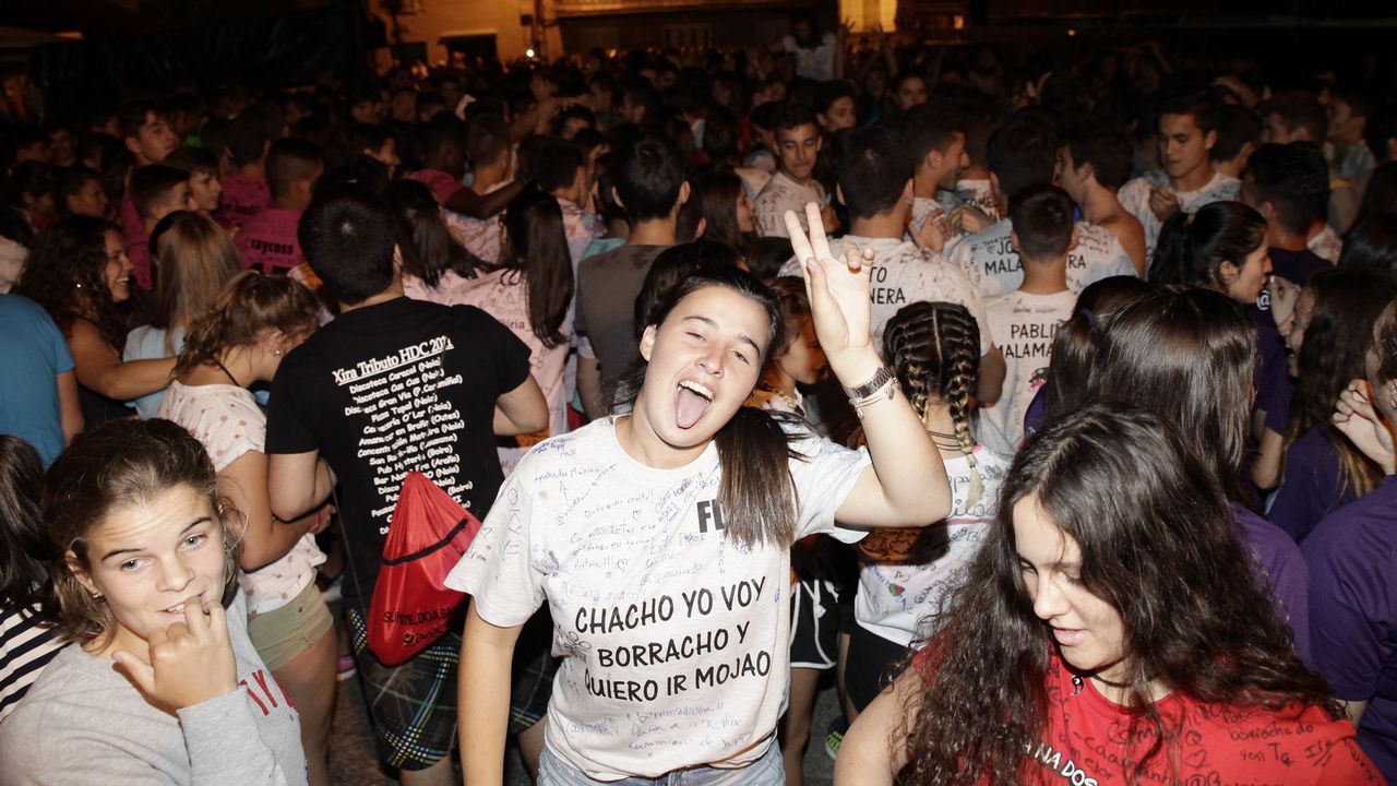 FIESTAS DEL CARMEN DE PORTO DO SON, ÚLTIMO DÍA. FIESTA DEL AGUA Y FUEGOS ARTIFICIALES.