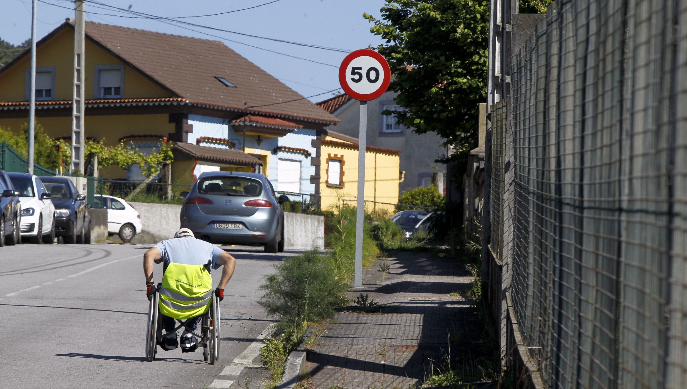 Esta fotograf�a tomada en Valga, pon de manifesto o longo cami�o por percorrer para a eliminaci�n de barreiras, que fagan accesibles todos os espazos �s persoas con cadeiras de rodas. 3/05/2021 