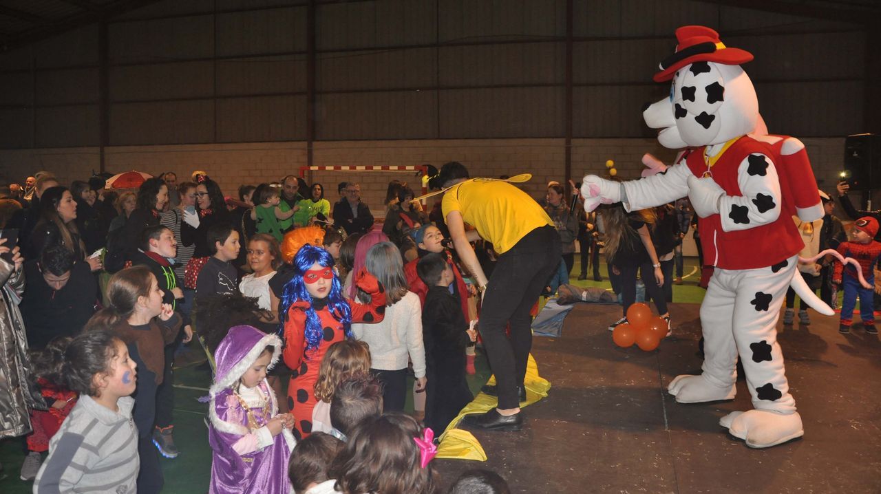 Festival de disfraces en Frades