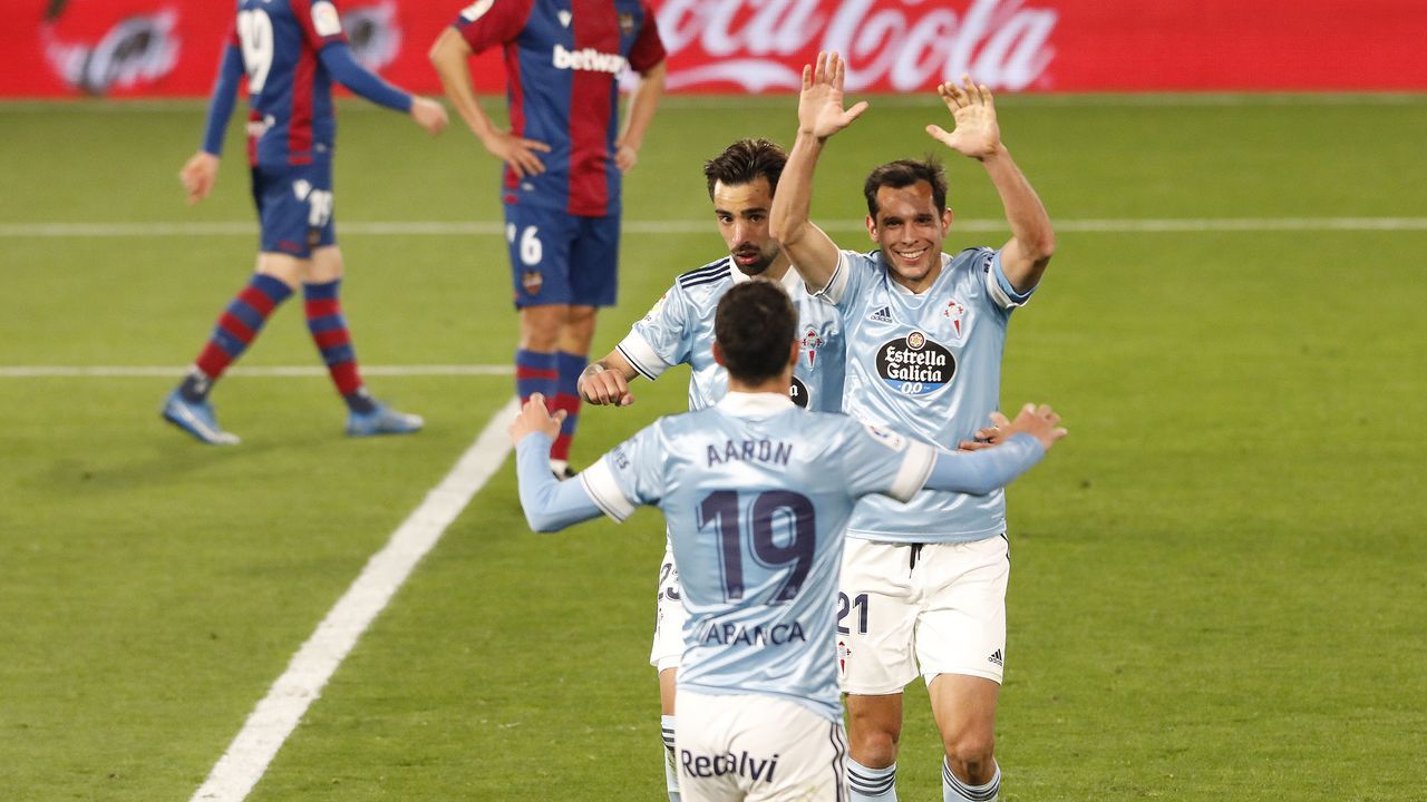 Tapia fue el primero en resentirse y verse obligado a dejar el partido