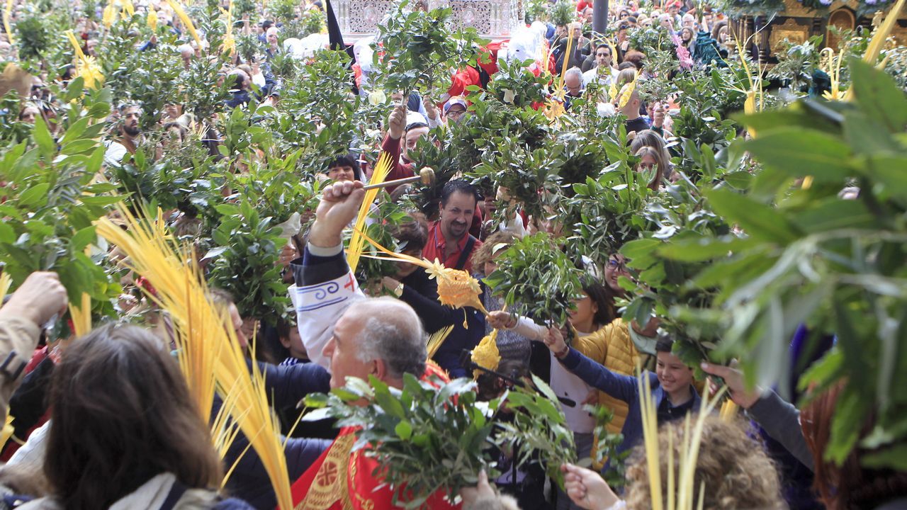Lunes Santo | Procesión de Cristo Rey y la Virgen de la Amargura. Cofradía de Dolores