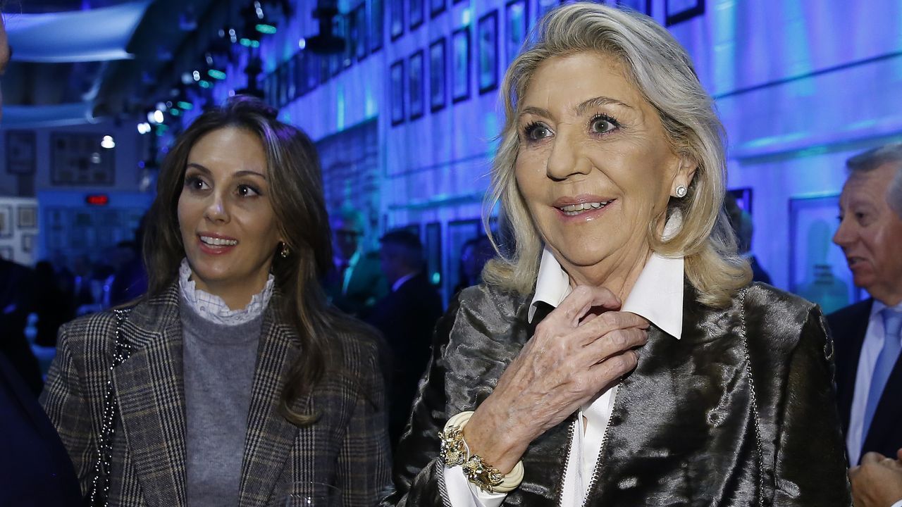Francisco Vallejo Torres, responsable de Vodafone.Salomé Fernández-San Julián, vicepresidenta de la Fundación Santiago Rey Fernández-Latorre y su hija Salomé de la Torre