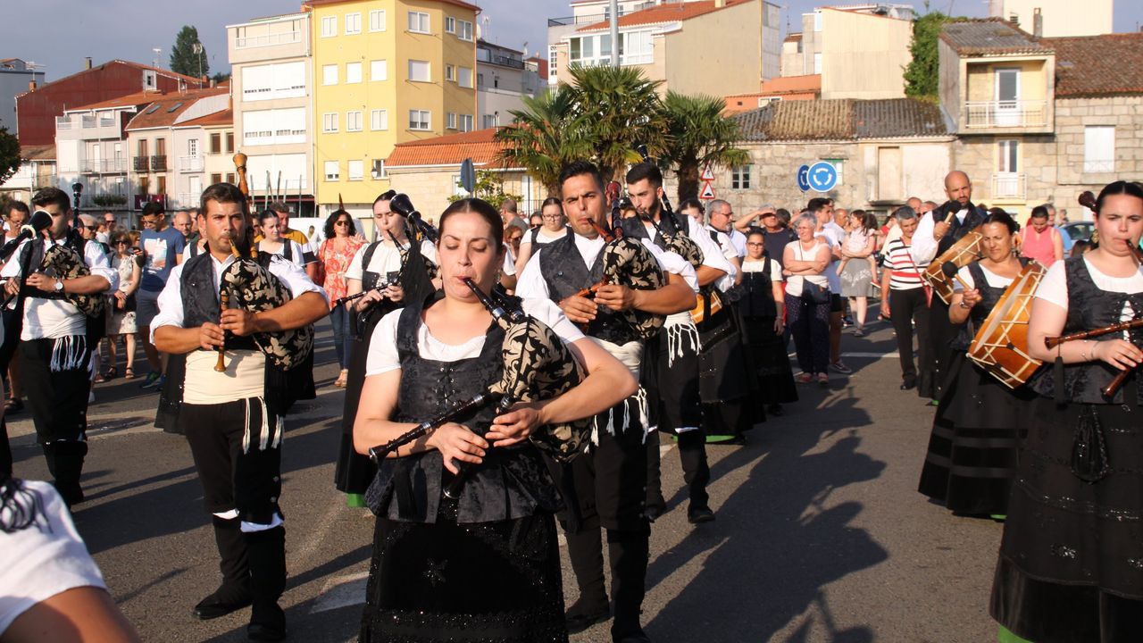 PROCESION MARITIMA DE LA VIRGEN DEL CARMEN DE RIANXO