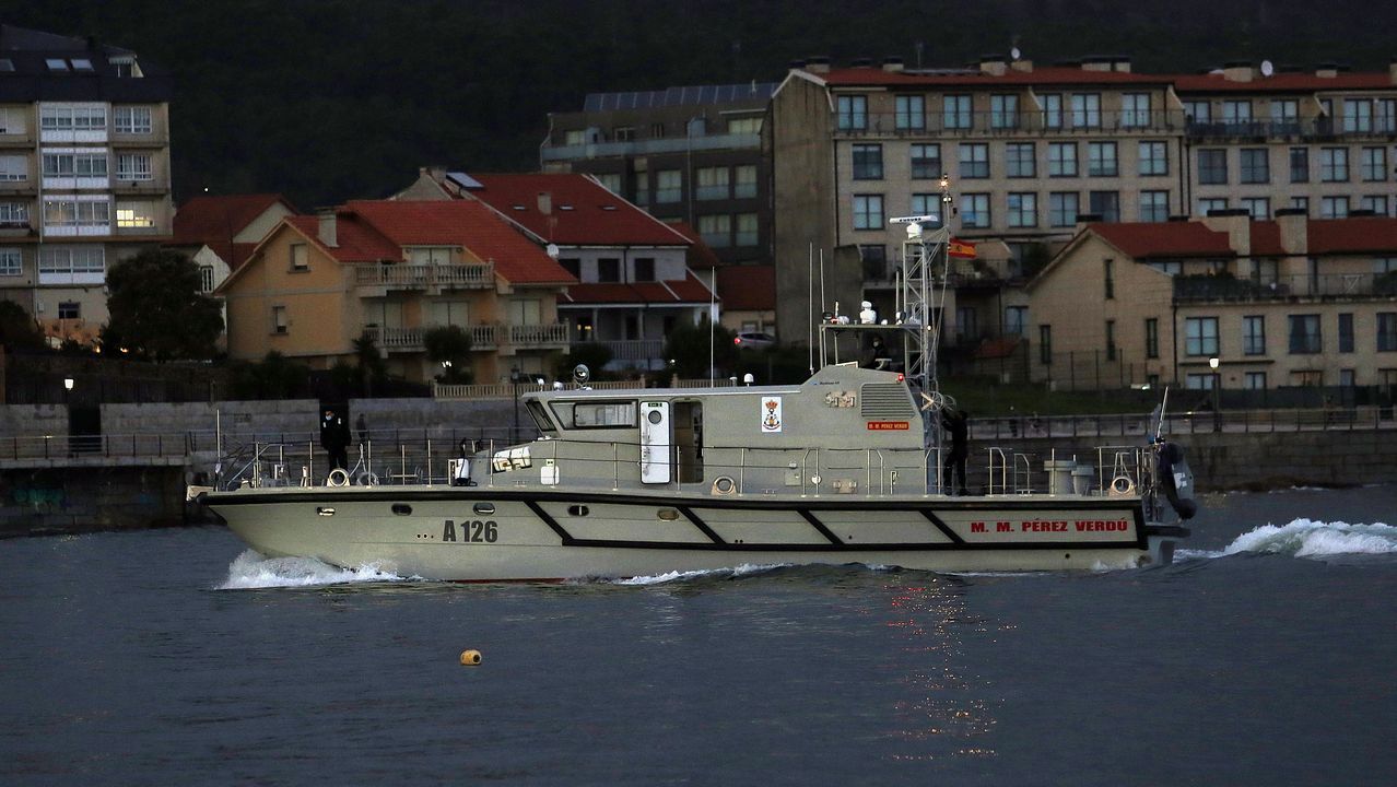 PATRULLERAS DE LA ARMADA ESPAÑOLA ENTRANDO EN EL CLUB NAUTICO DE RIBEIRA,
