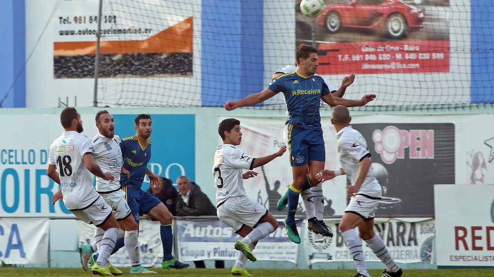 Partido de fútbol Segunda B entre Boiro y Celta B