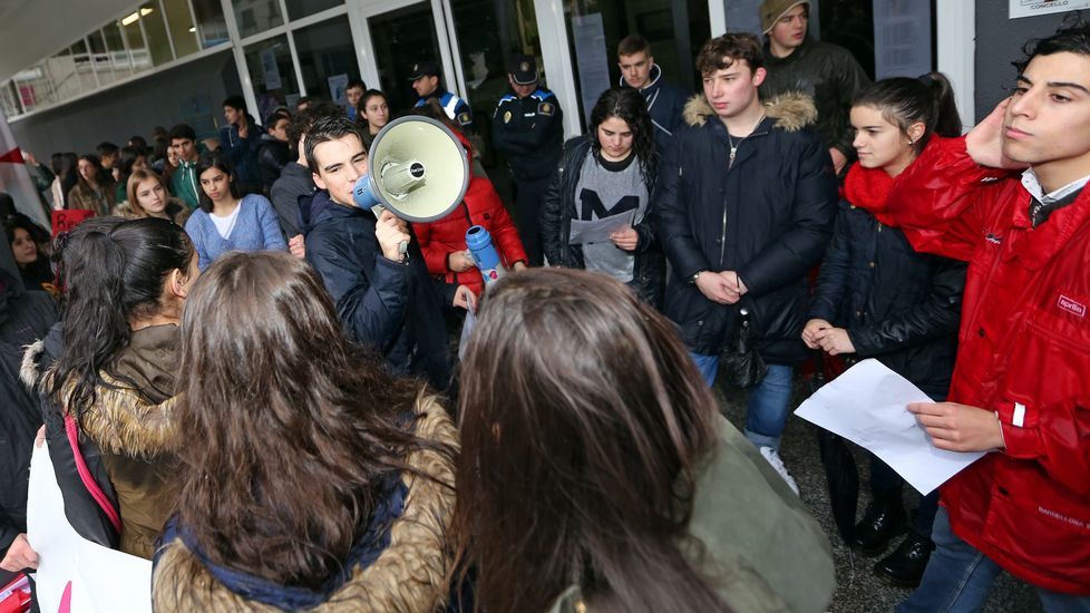 Protesta contra las reválidas y la Lomce en Barbanza