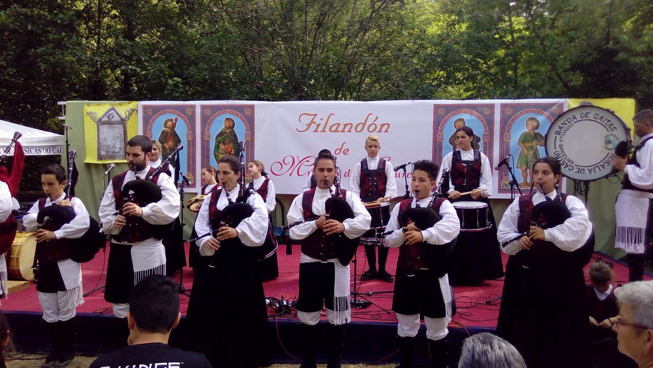 .El grupo de gaitas de la localidad barcelonesa de Cornellá fue invitado al festival 