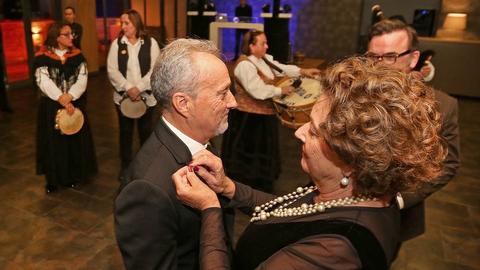 Homenaje al inspector jefe José Antonio Rilo en la cena benéfica de Renacer