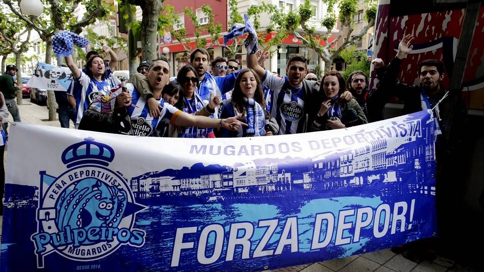 Aficionados del Dépor con Sissoko