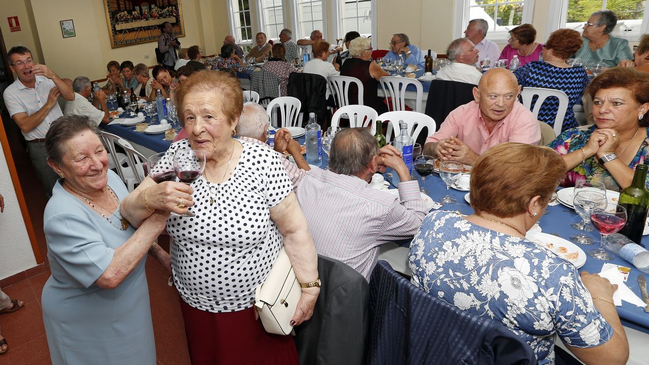 Comida de los Mayores en las fiestas de la Guadalupe.
