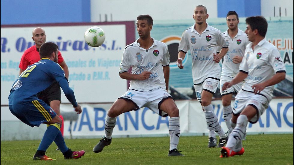 Partido de fútbol Segunda B entre Boiro y Celta B