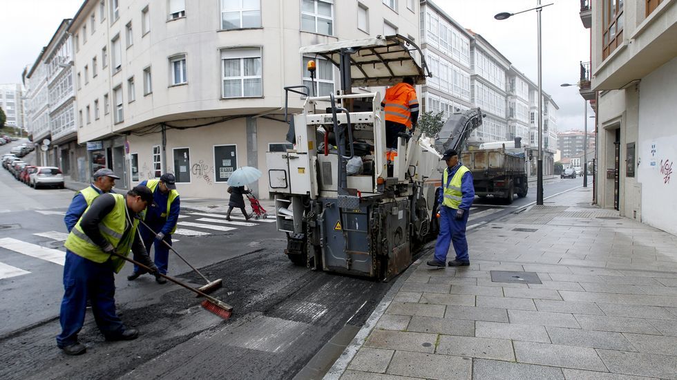 OBRAS DE ASFALTADO EN LA CALLE GARCIA PRIETO EN CONXO