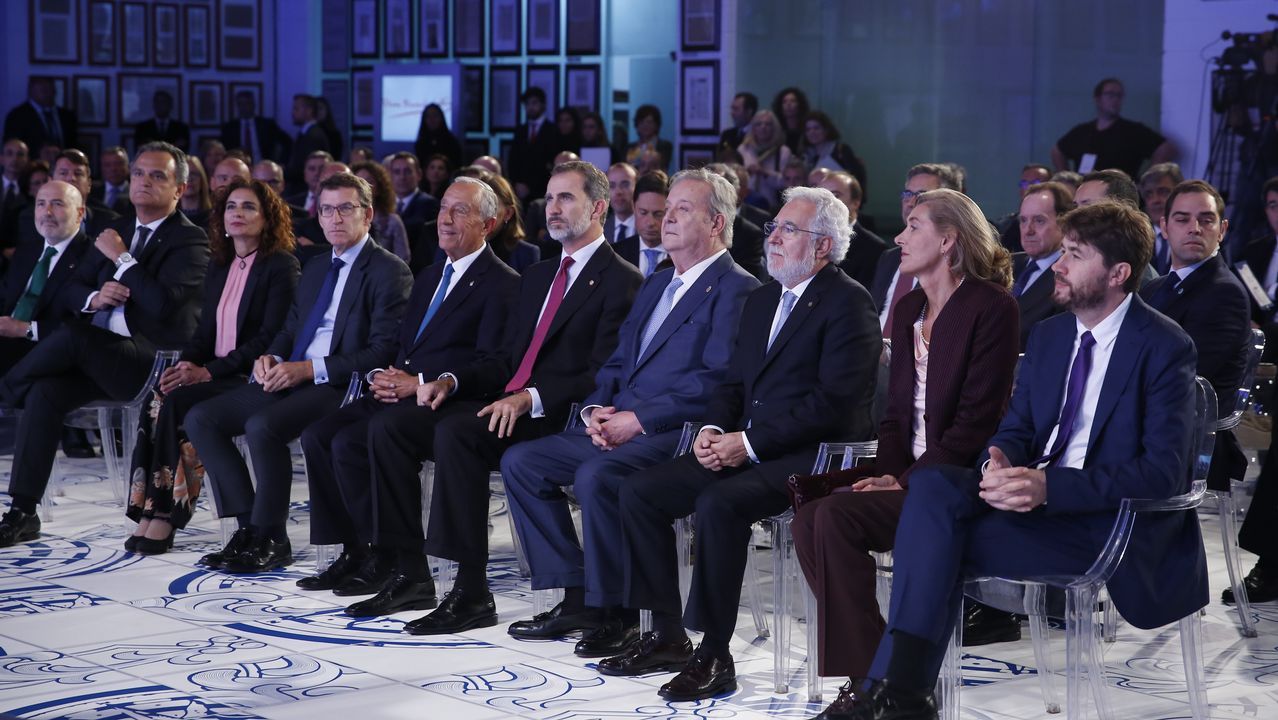 Marcelo Rebelo de Sousa recibiendo el premio Fernández Latorre