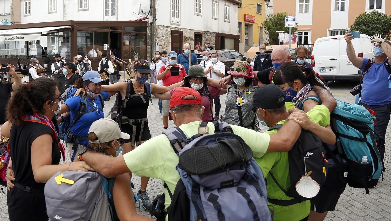 conmemoracion da chegada dos primeiros peregrinos polo camiño a orixe. os alcaldes recorrerán o ultimo tramo, desde o porto ata a igrexa en Corrubedo