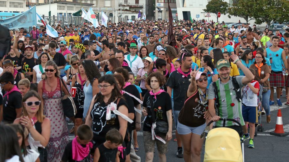 Desfile de peñas da Festa da Dorna 2016