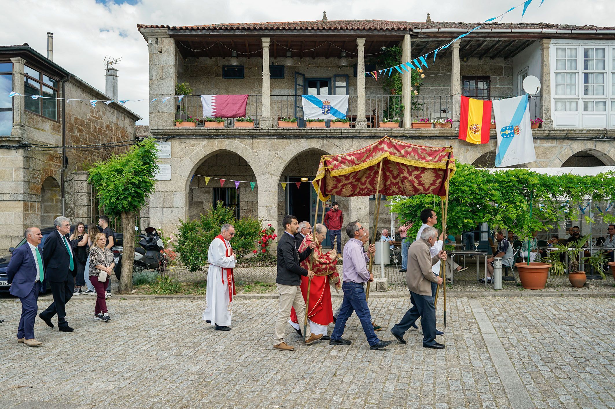 Maio inaugura a tempada de festas. A Santa Cruz de Leiro. 03/05/2023