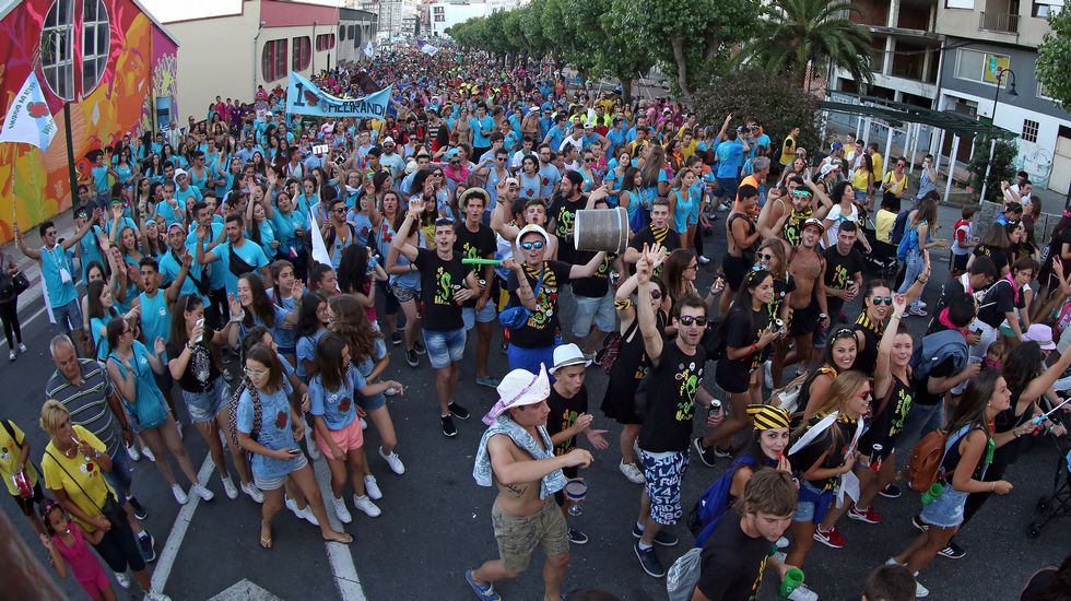 Desfile de peñas da Festa da Dorna 2016