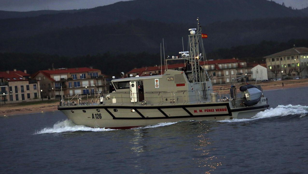 PATRULLERAS DE LA ARMADA ESPAÑOLA ENTRANDO EN EL CLUB NAUTICO DE RIBEIRA,