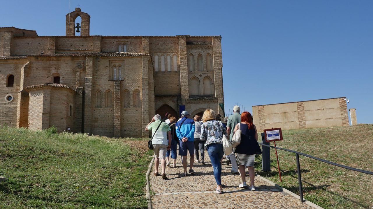 La Iglesia de la Peregrina de Sahagún es parada obligada para hacerse con la «media Compostela»